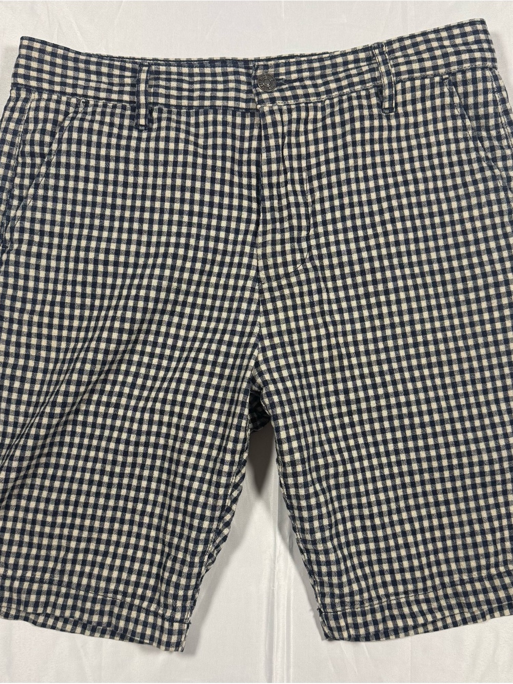 EUC 7 For All Mankind Blue and White Gingham Button-Front Short - 30”